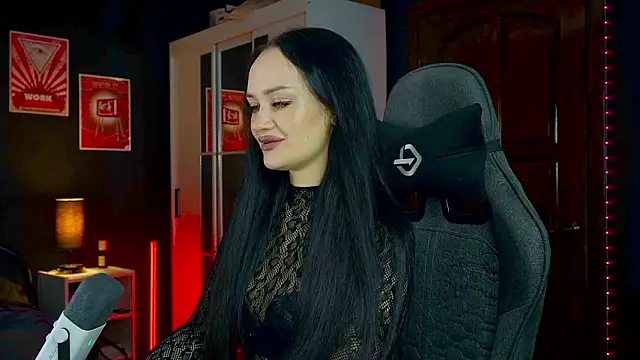 QueenAliss online show from 02/14/26, 06:21