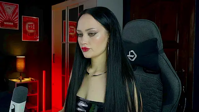 QueenAliss online show from 03/18/26, 05:32