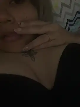 SamanthaBlonde777 online show from 05/05/26, 03:25