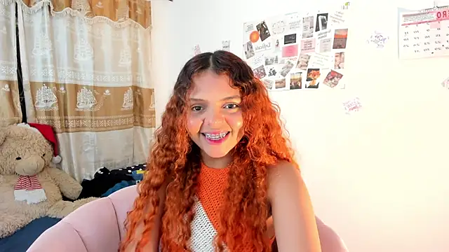 Snapshot of ValienteGirl_ chatting on 01/15/25, 03:00 ValienteGirl online show from 01/15/25, 03:00