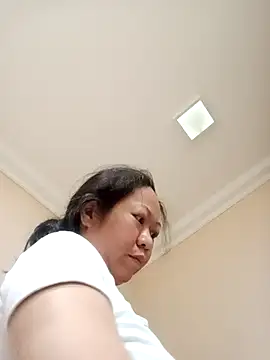 Sweet Lady30 online show from 10/23/25, 08:18