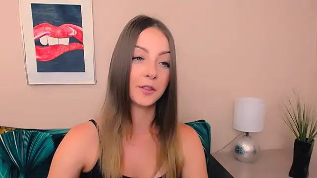 Snapshot of NatalieSexy chatting on 05/25/26, 06:19 NatalieSexy online show from 05/25/26, 06:19