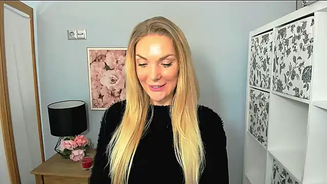 AulloraHoney online show from 01/03/25, 09:15