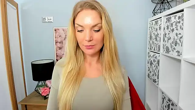 AulloraHoney online show from 01/27/25, 10:06