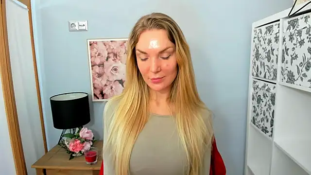 AulloraHoney online show from 02/16/25, 09:48