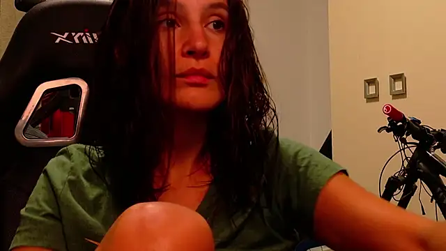 GodlyTheia online show from 06/18/26, 06:56