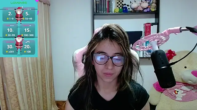 Maggie Fox3 online show from 12/25/24, 04:22