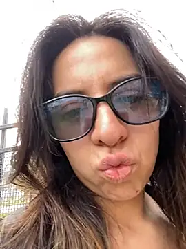 Maggie Fox3 online show from 03/24/26, 04:34