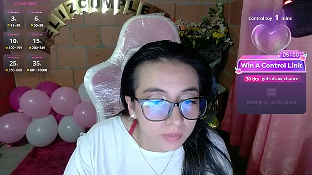 Maggie Fox3 online show from 06/05/26, 03:02