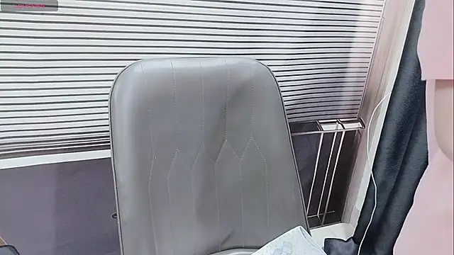 pelue online show from 04/11/26, 01:21