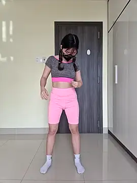 Snapshot of HinaLovely chatting on 01/10/25, 02:04 HinaLovely online show from 01/10/25, 02:04