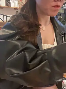 Snapshot of HinaLovely chatting on 01/20/25, 12:39 HinaLovely online show from 01/20/25, 12:39