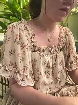 Snapshot of HinaLovely chatting on 02/01/25, 01:20 HinaLovely online show from 02/01/25, 01:20