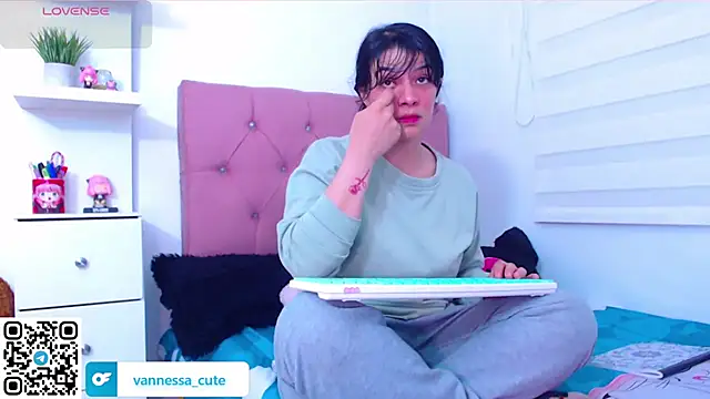 Vannessa  Shy online show from 09/21/25, 10:00