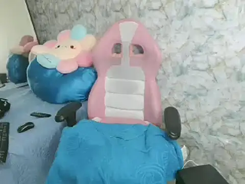 manuhela18 online show from 03/22/25, 01:32