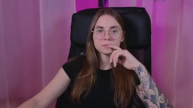  AnnaStark  online show from 02/21/25, 08:27