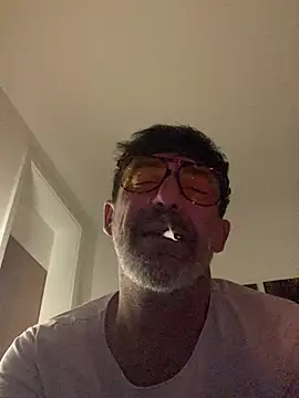 Snapshot of maxximere chatting on 03/20/26, 11:42 maxximere online show from 03/20/26, 11:42