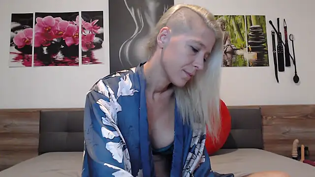 Naschkatze01 online show from 09/25/25, 09:13