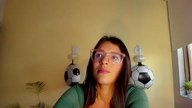 Snapshot of annyluna1 chatting on 07/06/26, 11:51 annyluna1 online show from 07/06/26, 11:51