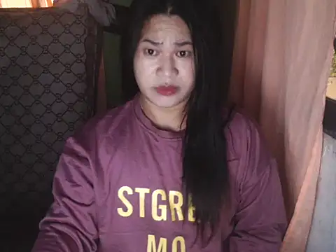 Snapshot of Hugeladycockmarga chatting on 12/16/25, 10:37 Hugeladycockmarga online show from 12/16/25, 10:37