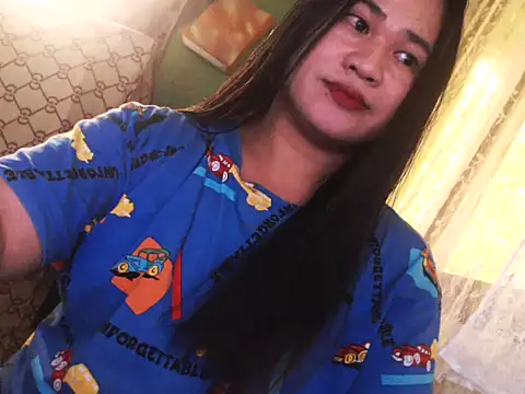 Snapshot of Hugeladycockmarga chatting on 01/15/26, 12:26 Hugeladycockmarga online show from 01/15/26, 12:26