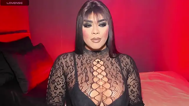 Snapshot of VictoriaEliz chatting on 11/05/25, 03:56 VictoriaEliz online show from 11/05/25, 03:56