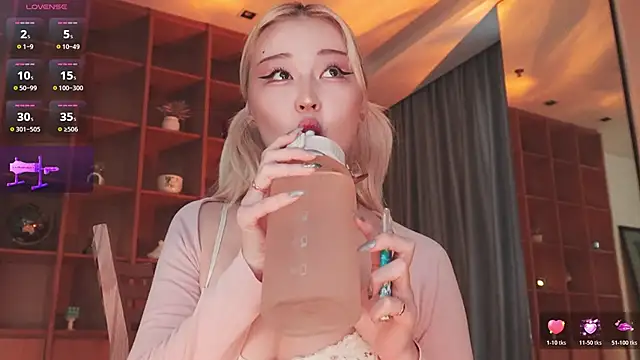 hyun chia online show from 04/27/26, 03:15