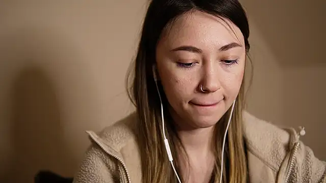 chibi moon  online show from 01/10/25, 08:15