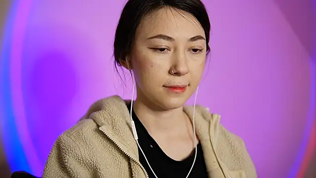 chibi moon  online show from 01/15/25, 06:08