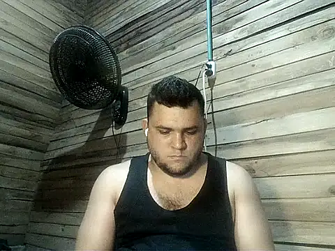 Snapshot of Arcangel_05 chatting on 04/27/26, 04:21 Arcangel 05 online show from 04/27/26, 04:21