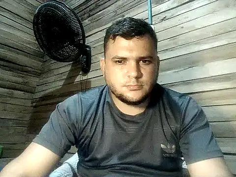 Snapshot of Arcangel_05 chatting on 04/30/26, 05:03 Arcangel 05 online show from 04/30/26, 05:03