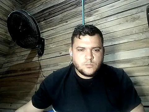 Snapshot of Arcangel_05 chatting on 05/08/26, 04:51 Arcangel 05 online show from 05/08/26, 04:51