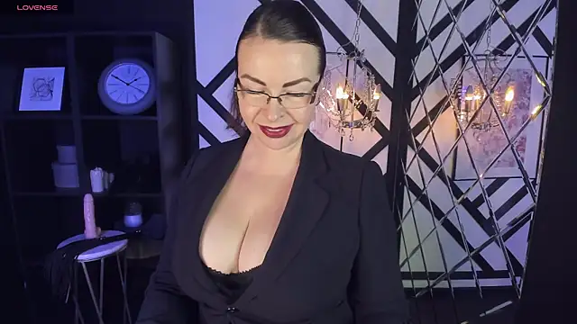 MrsIngrid online show from 12/14/24, 10:13