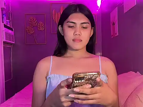 Snapshot of Delicate_Savannah chatting on 10/13/25, 03:34 Delicate Savannah online show from 10/13/25, 03:34