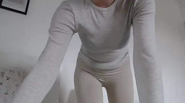 Snapshot of ocean_eyess_ chatting on 02/24/25, 02:15 ocean eyess online show from 02/24/25, 02:15