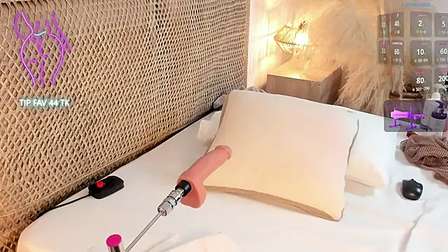 cloe 25 online show from 11/05/25, 03:06