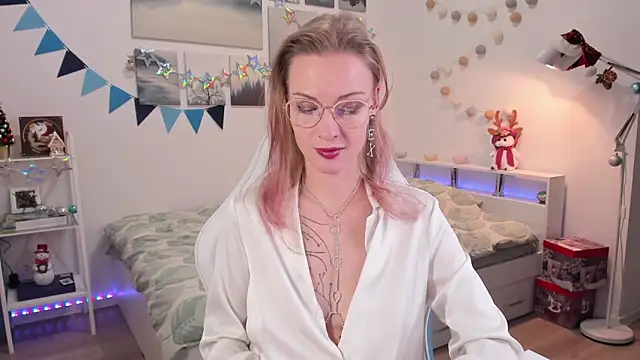 MissRightX online show from 12/10/24, 02:39