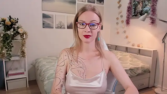 MissRightX online show from 11/11/25, 09:09