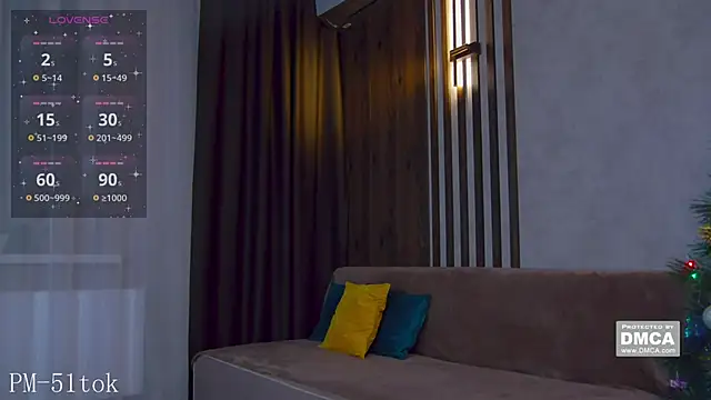 Holl1Would online show from 01/03/25, 10:29