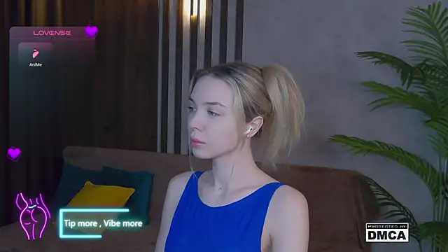 Holl1Would online show from 01/28/25, 03:36