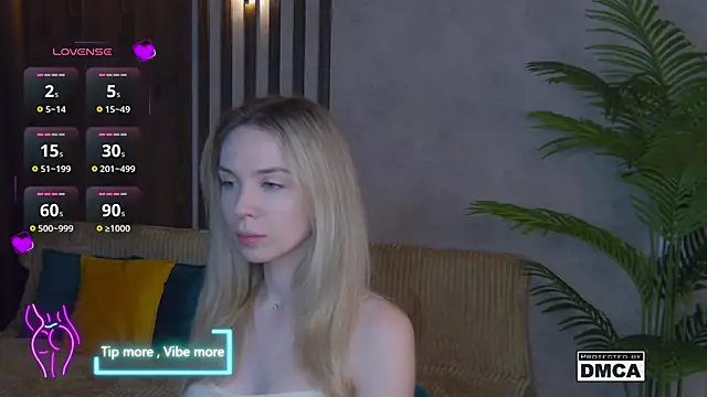 Holl1Would online show from 02/01/25, 07:44