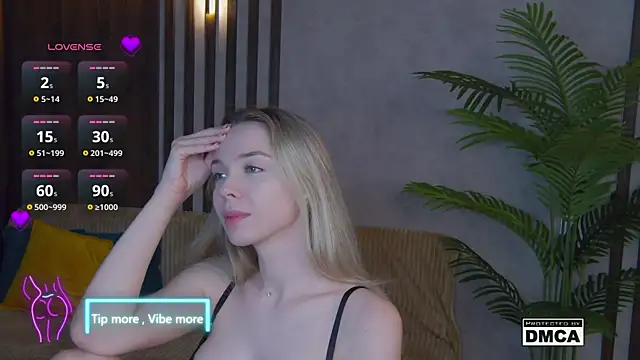 Holl1Would online show from 02/05/25, 03:34