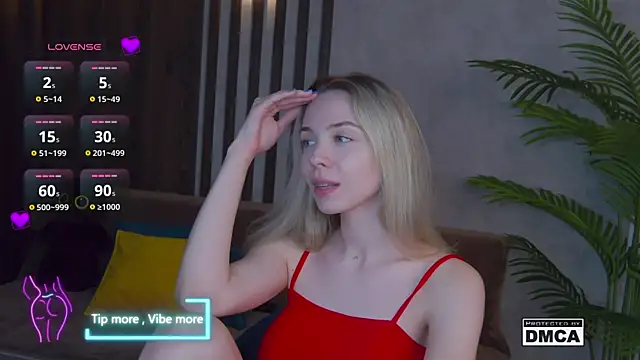 Holl1Would online show from 02/12/25, 10:37