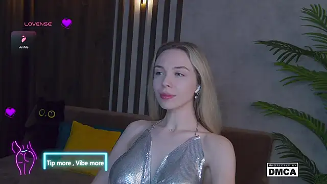 Holl1Would online show from 02/14/25, 03:33