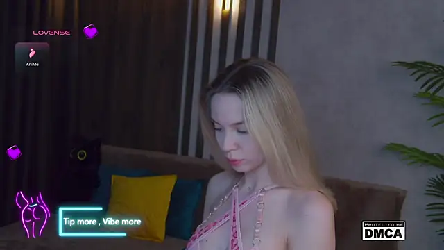 Holl1Would online show from 02/16/25, 03:26