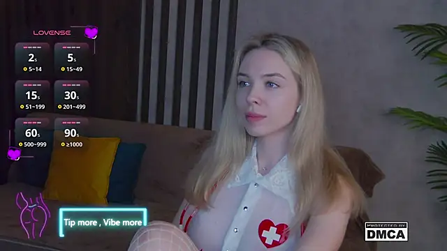 Holl1Would online show from 03/14/25, 06:53