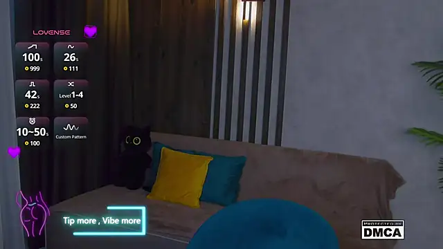 Holl1Would online show from 03/16/25, 08:11