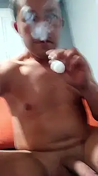 Roberts8inchcock online show from 12/21/25, 09:38