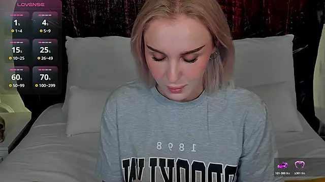 LianaFord online show from 10/17/25, 10:34