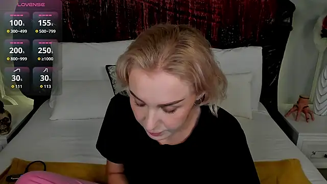 LianaFord online show from 10/29/25, 11:06